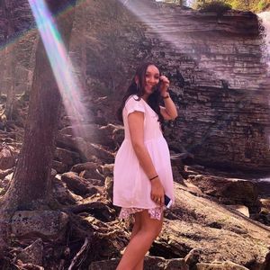 Meet your Posher, Nicole